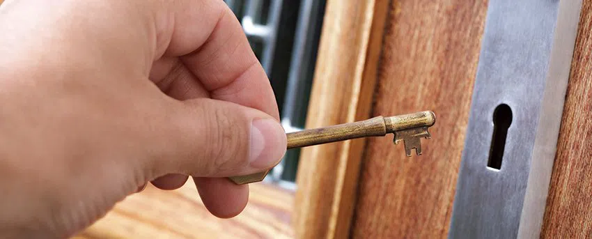 Central Locksmith Store Largo, FL 727-807-2767 - lockout-service-01